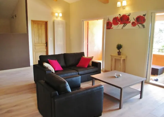 Appartement T3 Dans Propriete De 5000M2 Avec Piscine