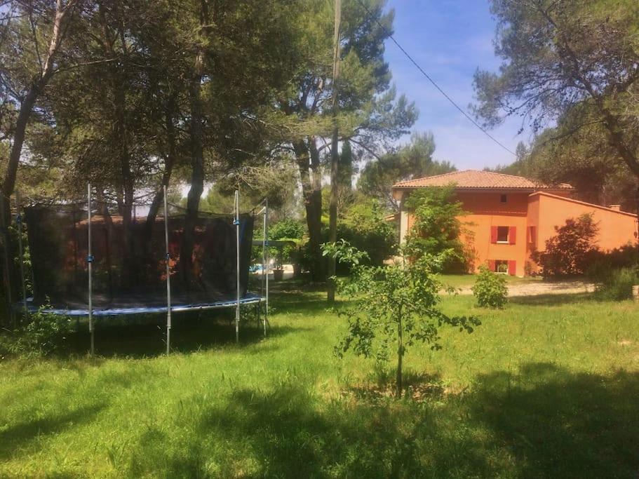 T3 Dans Propriete De 5000m2 Avec Piscine Venelles