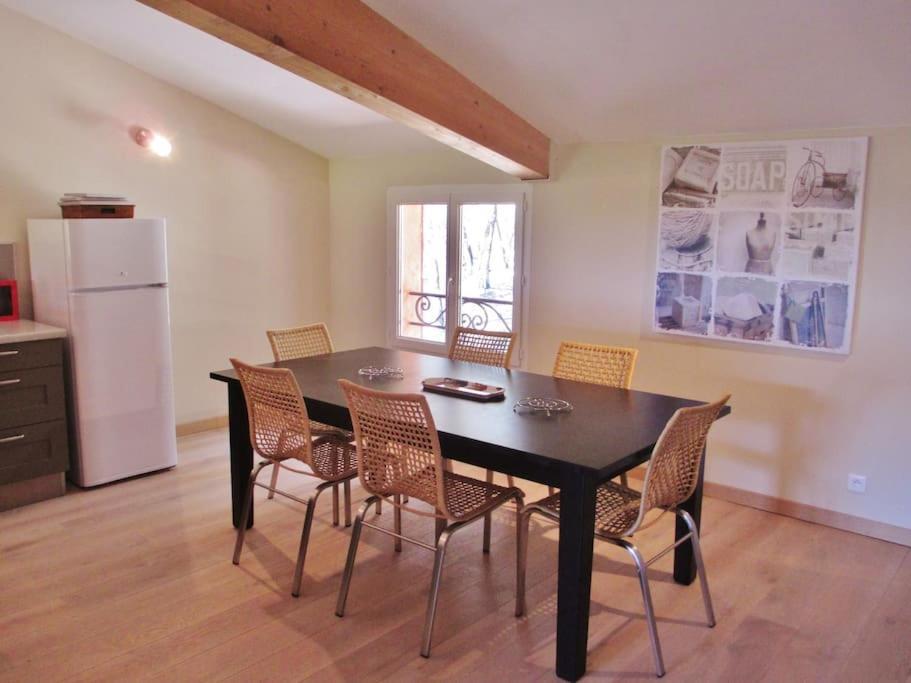 Appartement T3 Dans Propriete De 5000m2 Avec Piscine