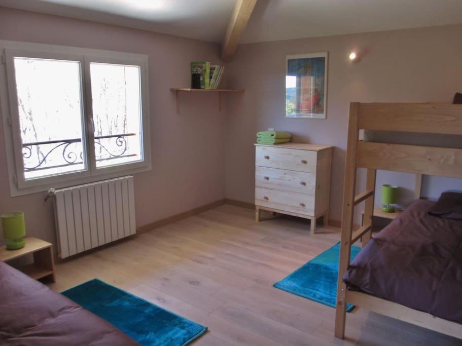 T3 Dans Propriete De 5000m2 Avec Piscine *