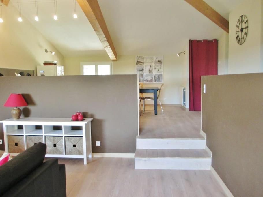 T3 Dans Propriete De 5000m2 Avec Piscine Appartement *